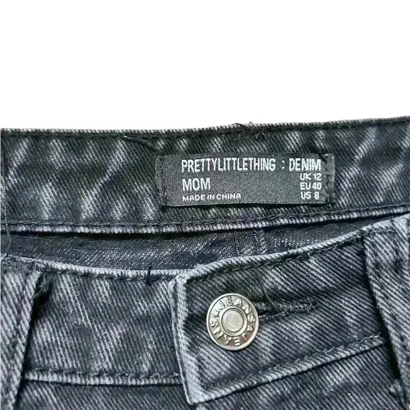 Pretty Little Thing Mom Jeans - Picture 4 of 6